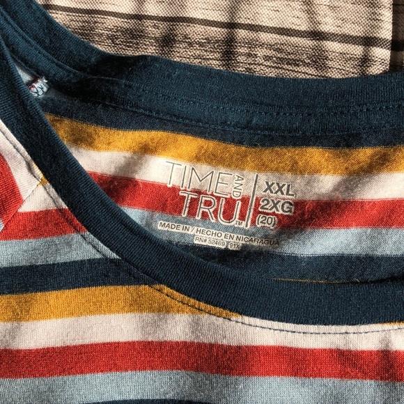 Women's shirt - Picture 2 of 3